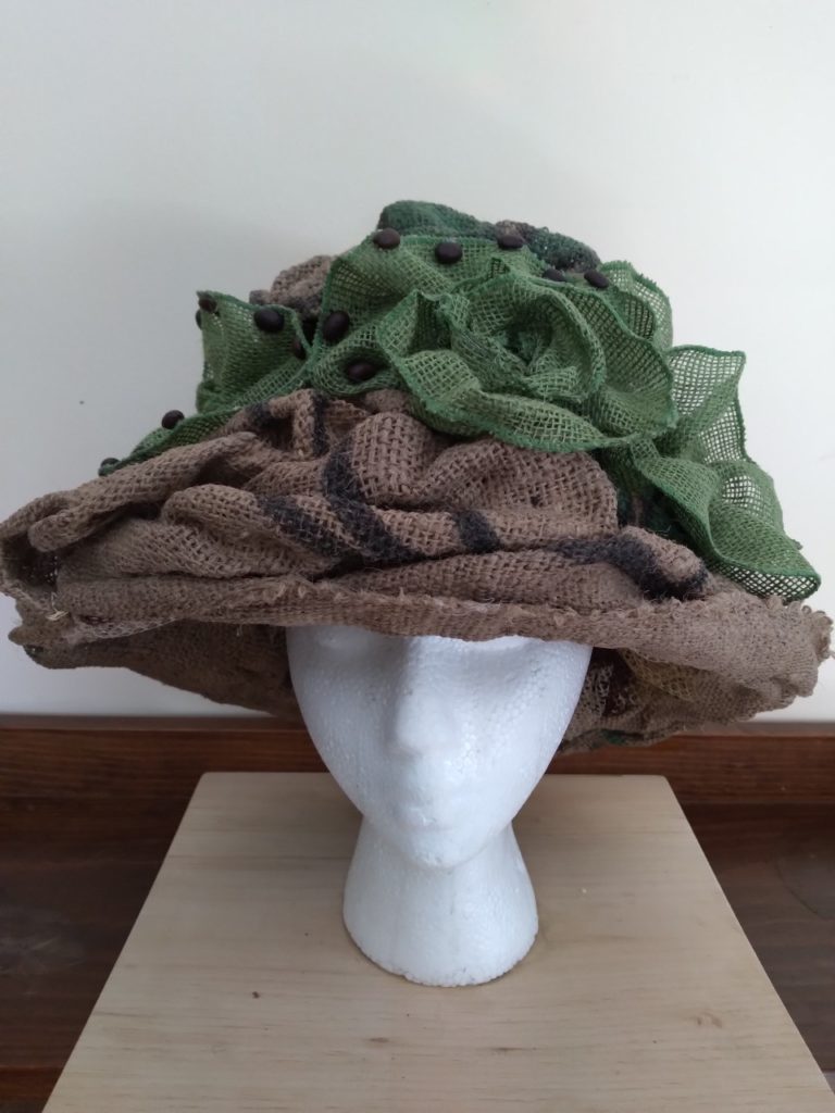 Le Cafe Chapeau-front