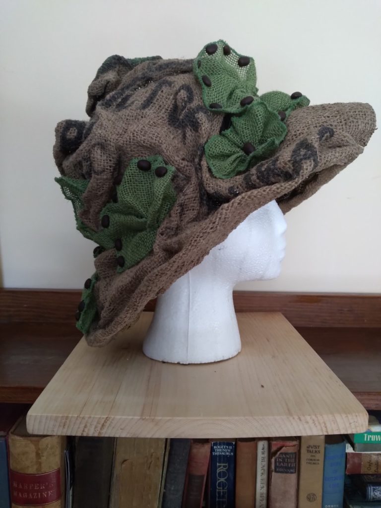 Le Cafe Chapeau- side